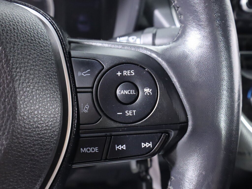 Used 2020 Toyota Corolla SE FWD image 13