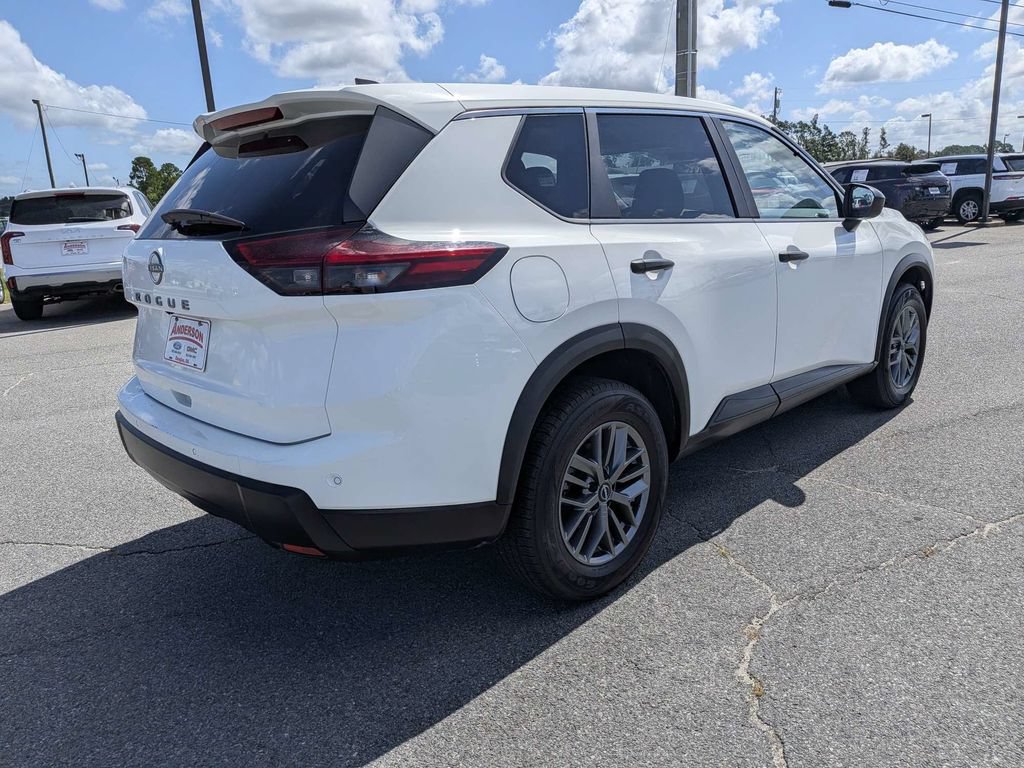 Used 2024 Nissan Rogue S FWD image 4