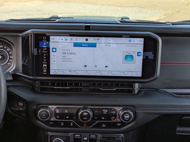 Used 2024 Jeep Gladiator Rubicon w/ Technology Group image 18