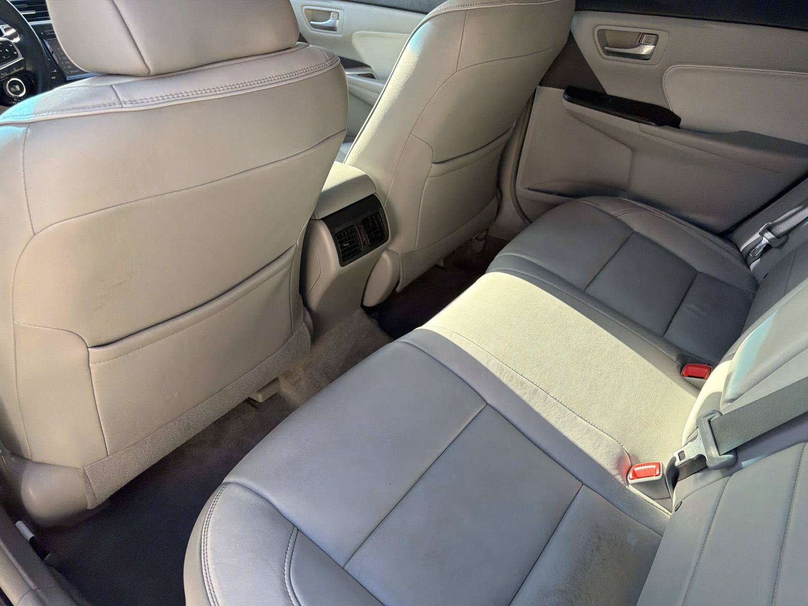 Used 2015 Toyota Camry XLE w/ Advanced Technology Package FWD image 9