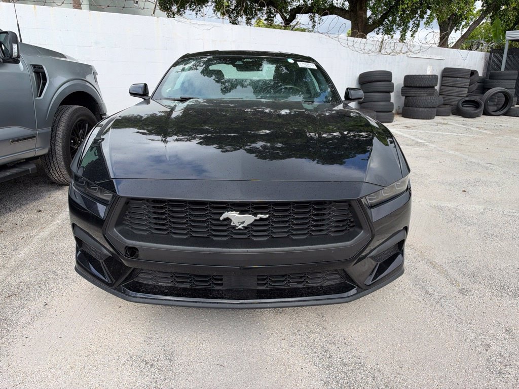 Used 2025 Ford Mustang Premium RWD image 3