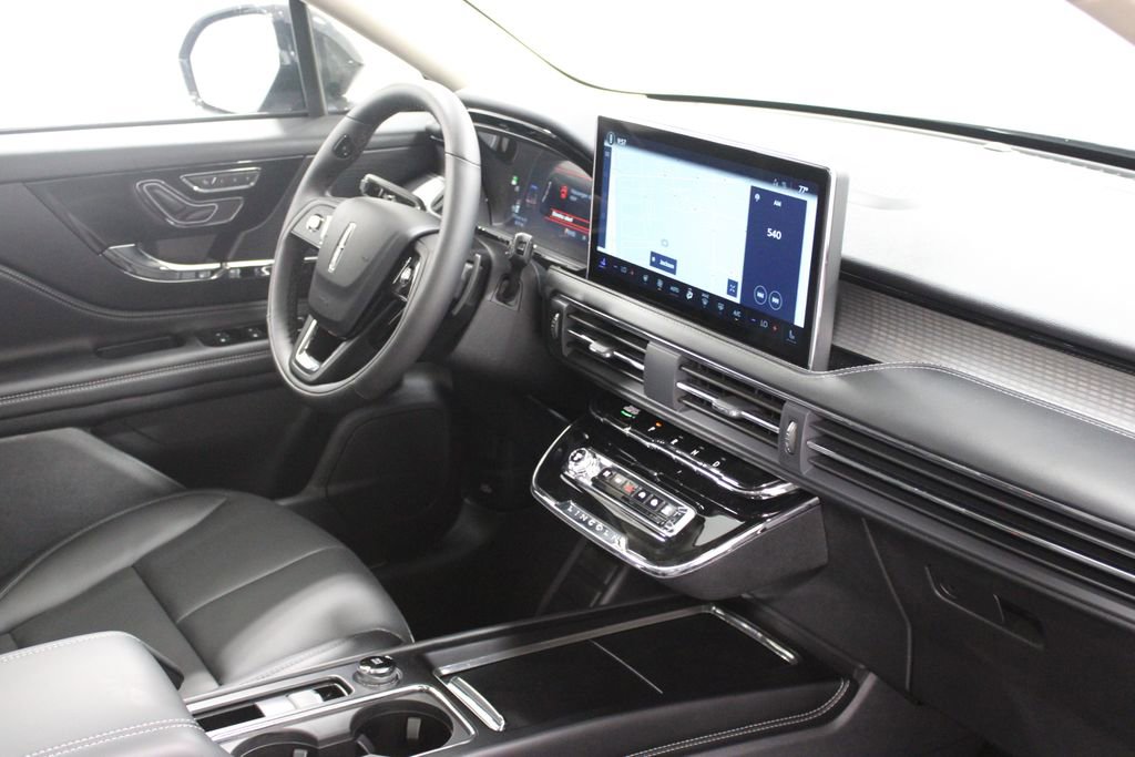New 2025 Lincoln Corsair FWD w/ Equipment Group 101A image 31