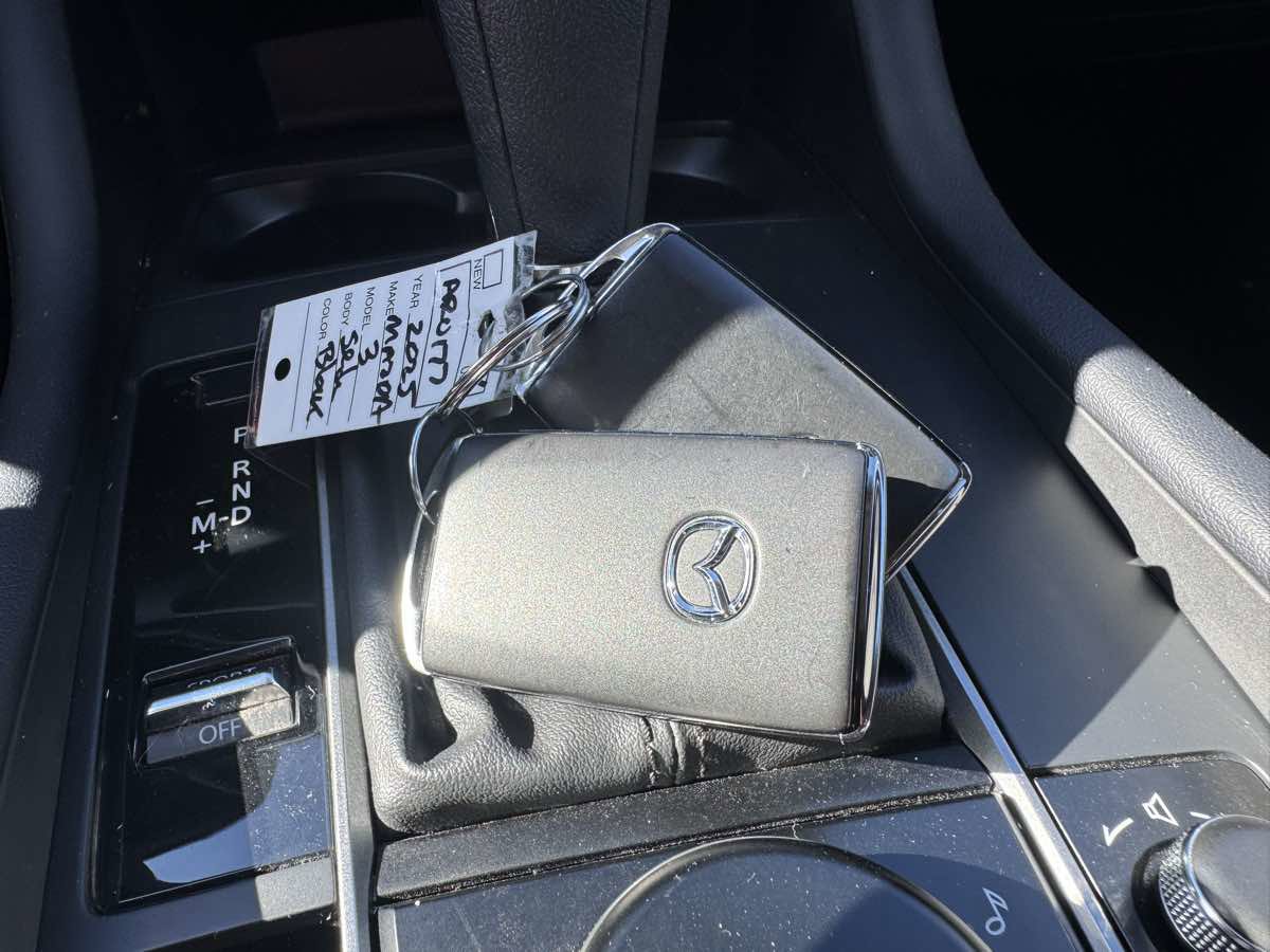 Used 2025 MAZDA MAZDA3 s image 22