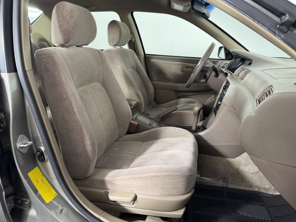 Used 1999 Toyota Camry LE w/ Value Pkg FWD image 28