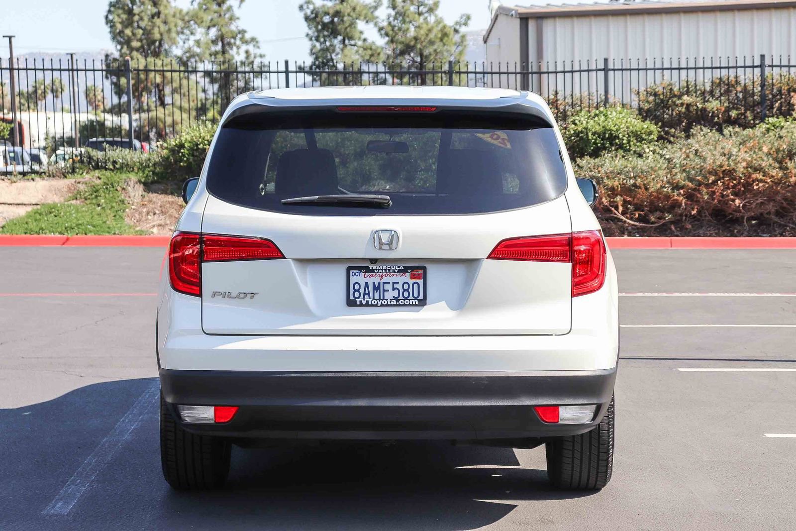 Used 2017 Honda Pilot LX image 6