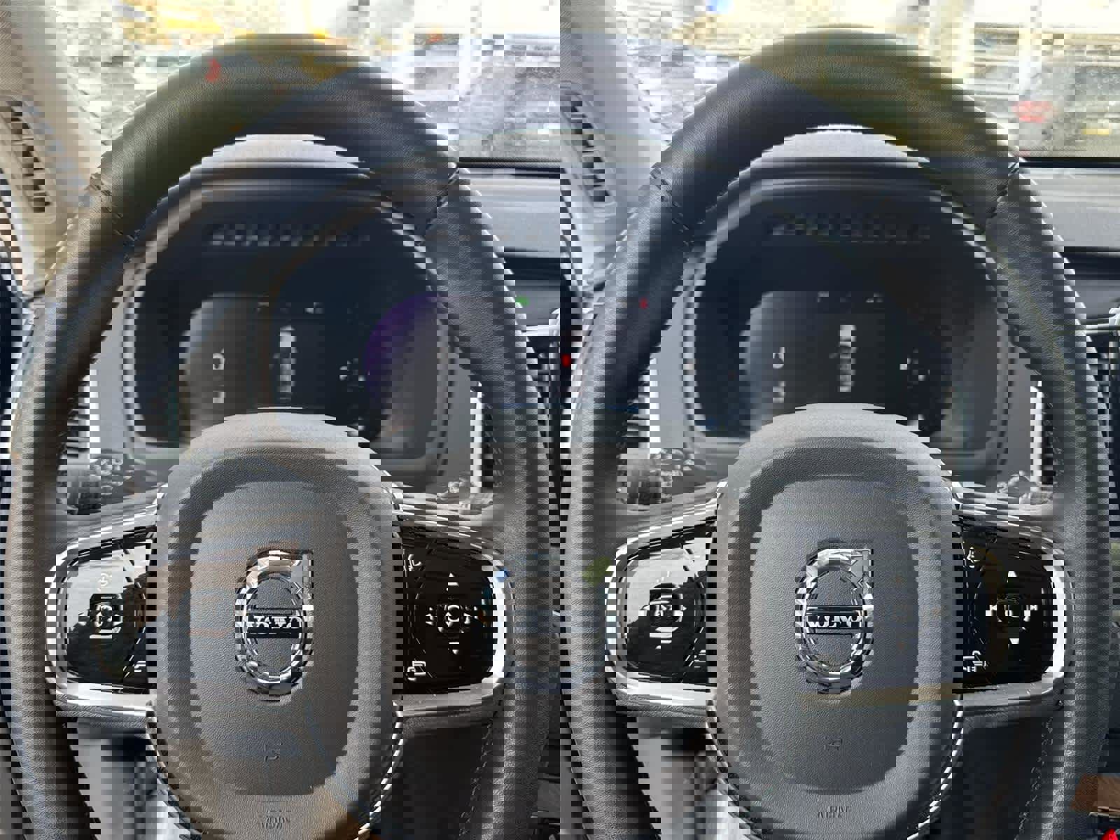 Used 2023 Volvo XC90 B6 Plus w/ Protection Package image 18