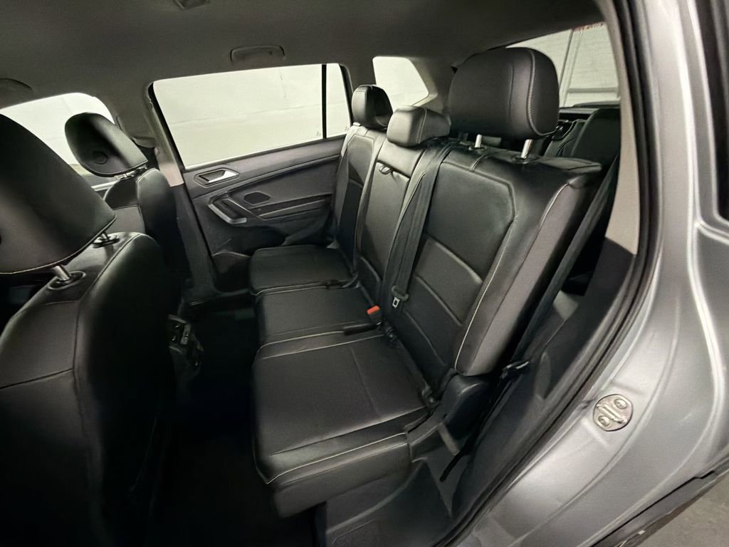 Used 2021 Volkswagen Tiguan SEL FWD image 24