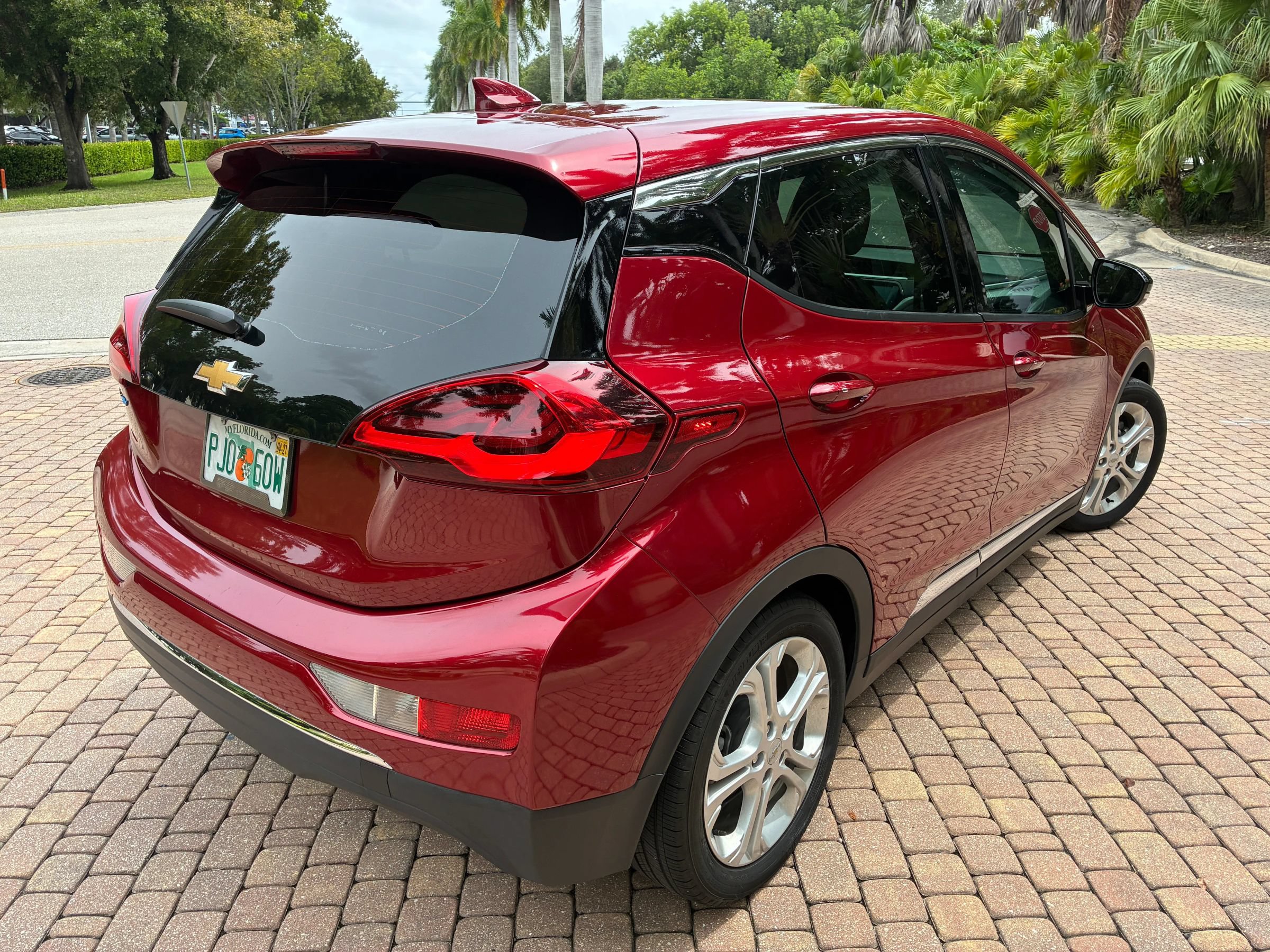 Used 2017 Chevrolet Bolt LT FWD image 5