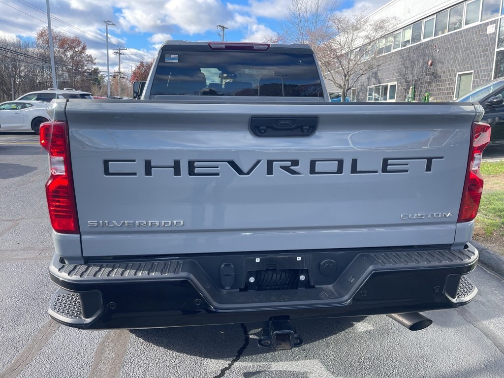 Used 2024 Chevrolet Silverado 2500 Custom w/ Custom Value Package image 4