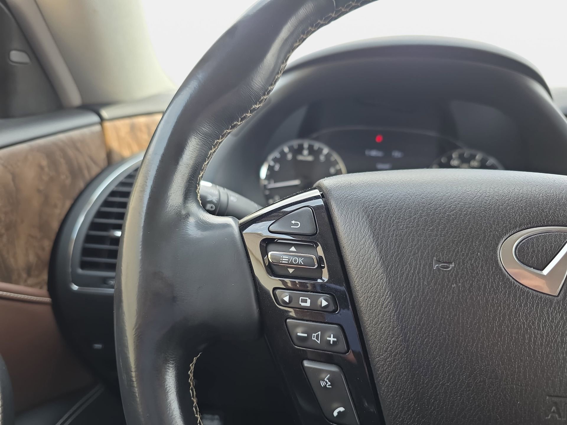 Used 2021 INFINITI QX80 Premium Select w/ All-Season Package image 17