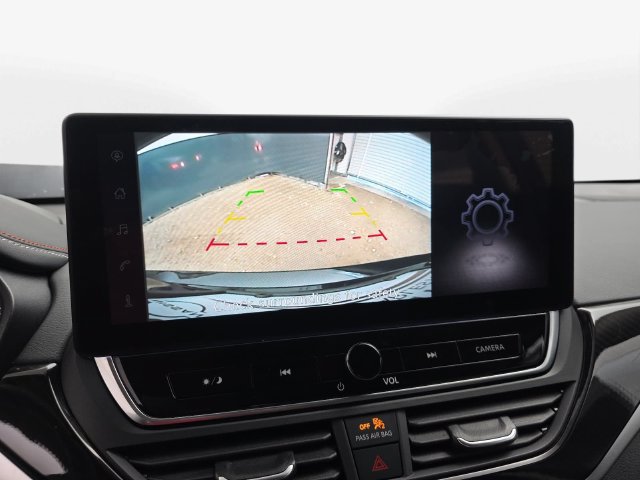 Used 2025 Nissan Altima 2.5 SR w/ SR Premium Package FWD image 23