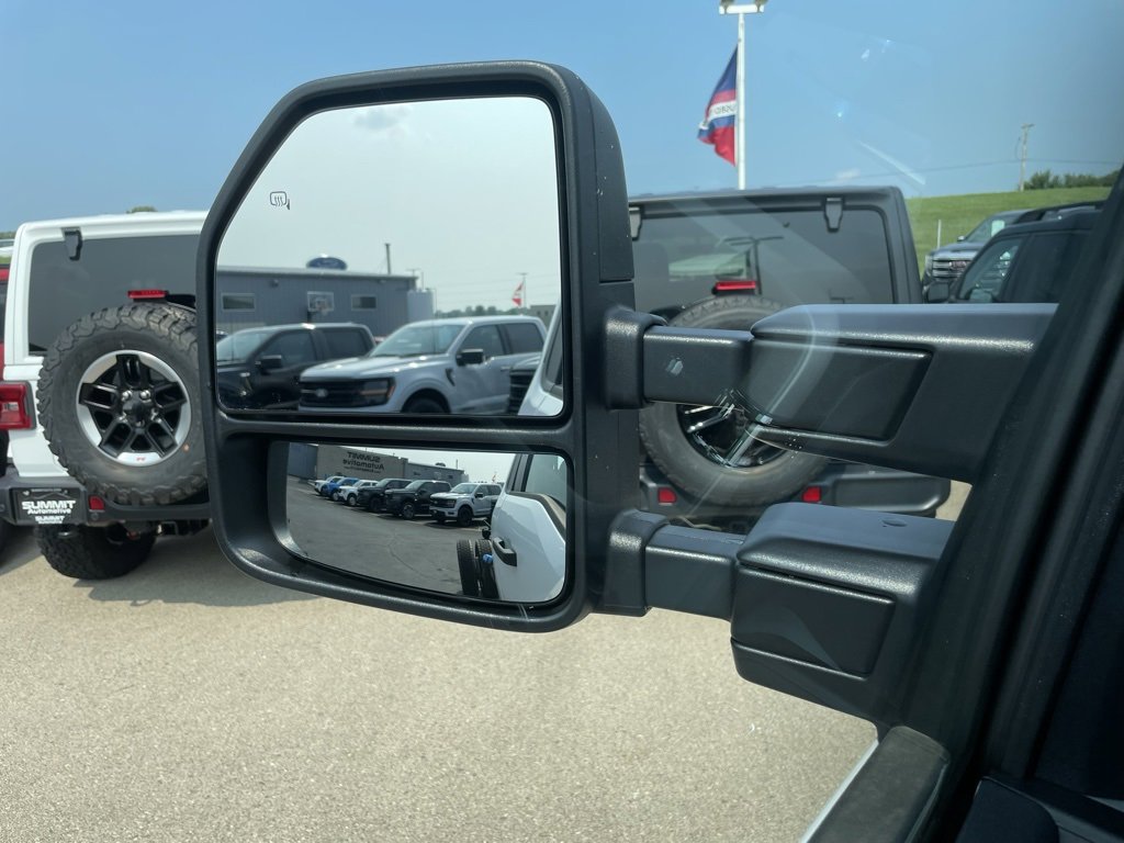 New 2025 Ford F550 4x4 Regular Cab Super Duty image 36