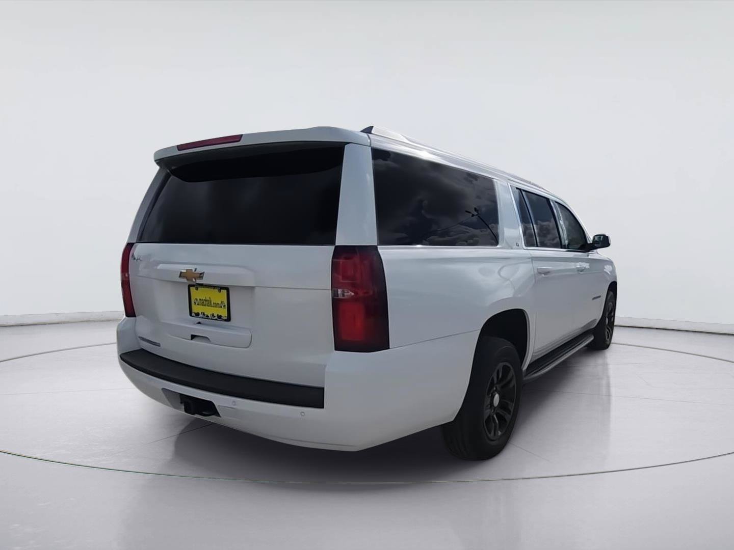 Used 2015 Chevrolet Suburban LT RWD image 8