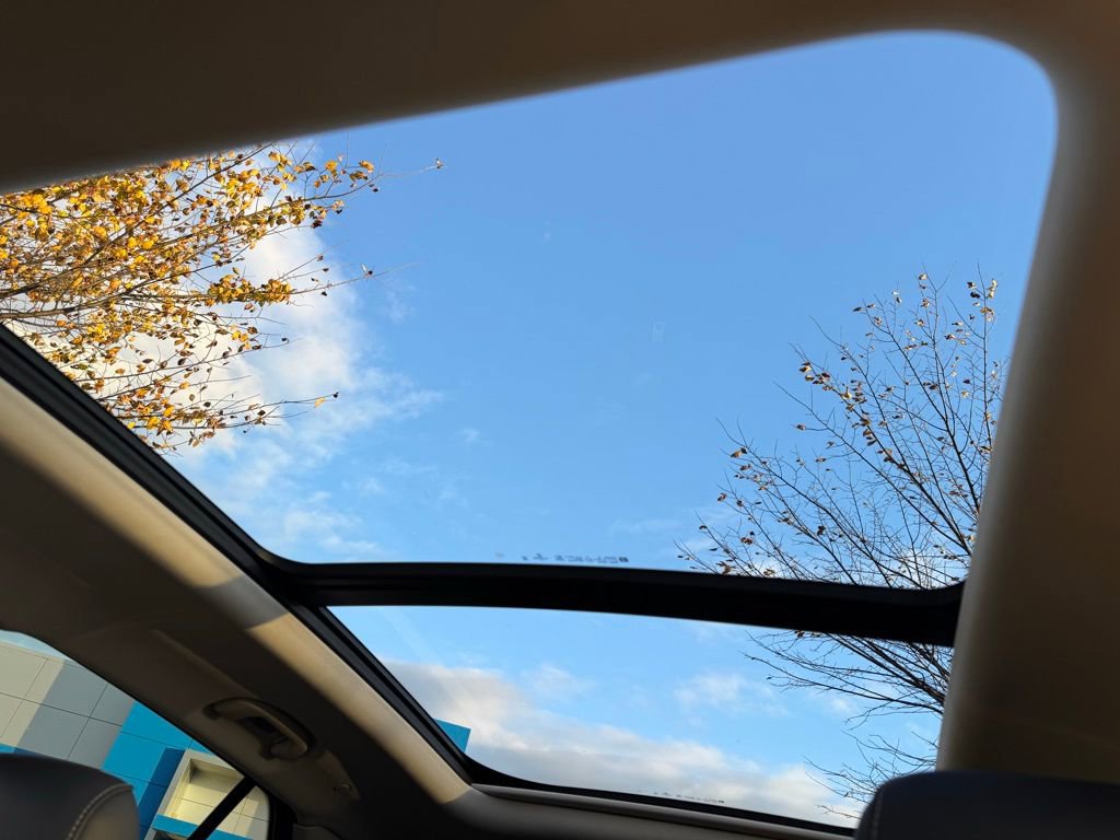 Used 2022 Buick Envision Essence w/ Safety Package image 25