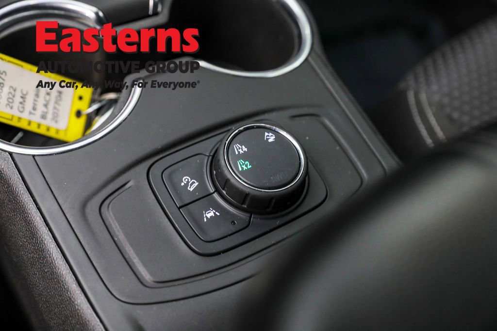 Used 2022 GMC Terrain SLE image 21