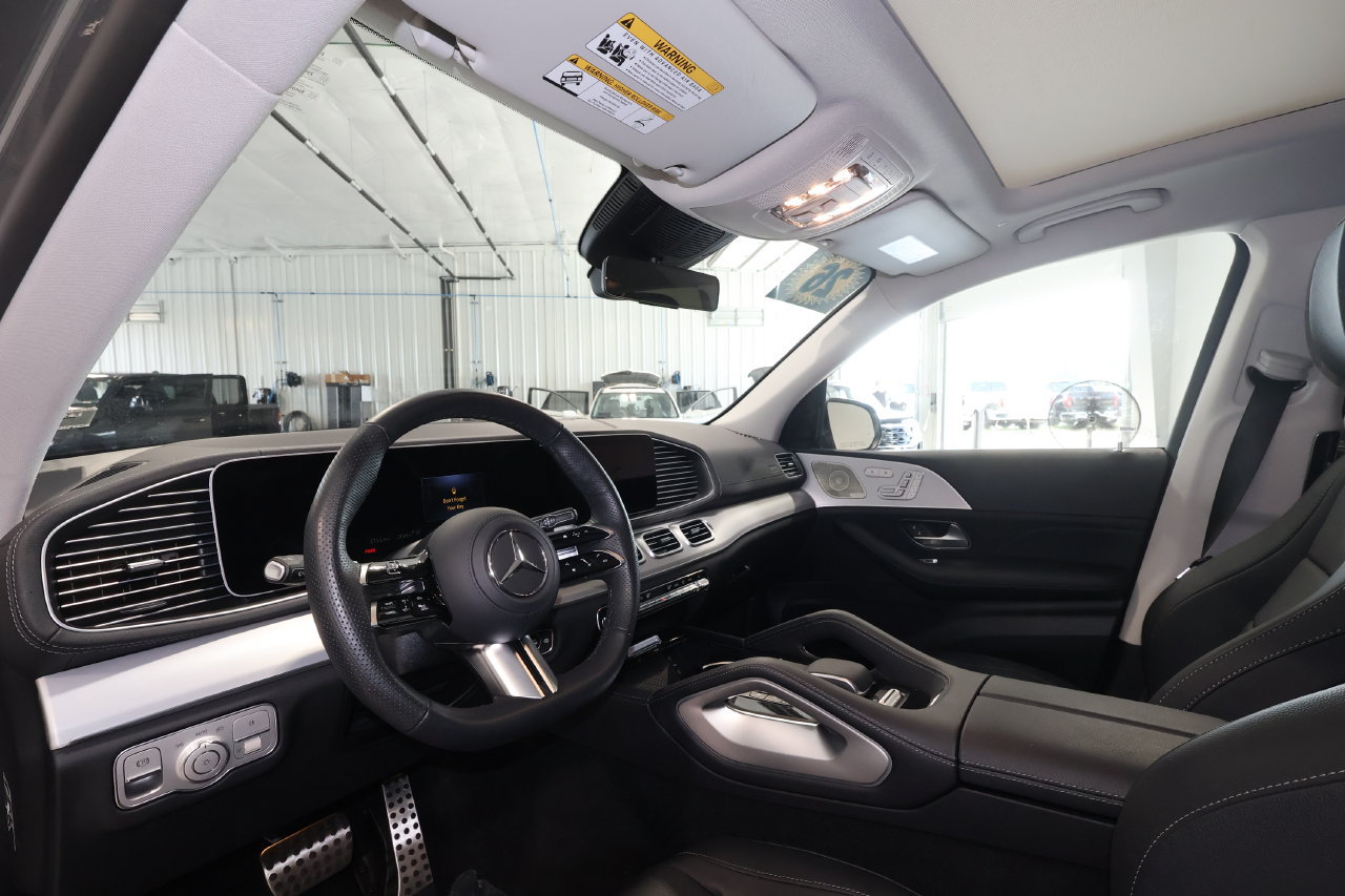 Used 2026 Mercedes-Benz GLS 450 4MATIC image 9
