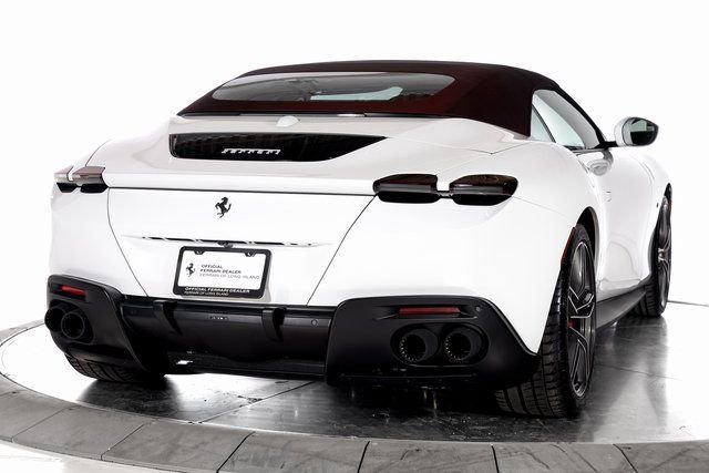 Certified 2025 Ferrari Roma Spider RWD image 11
