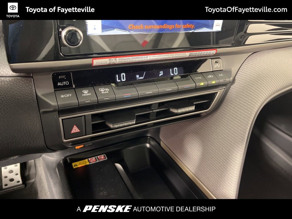 Used 2026 Toyota Camry SE FWD image 30