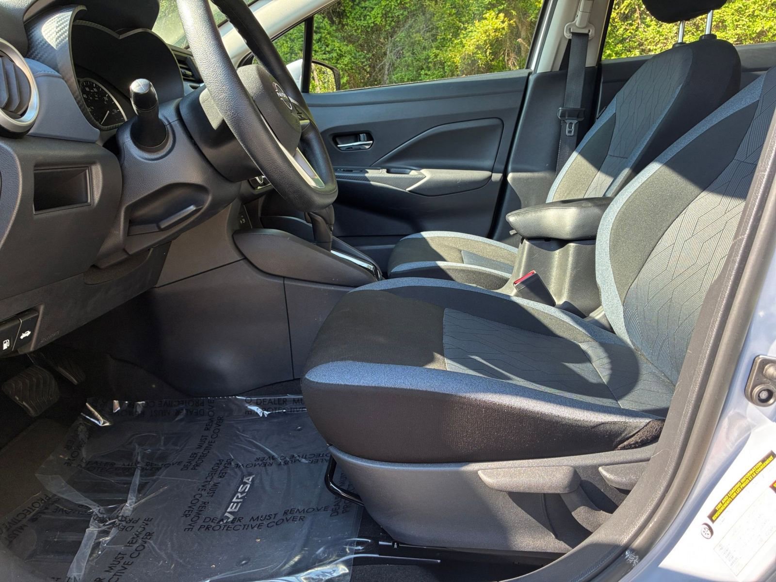 Used 2025 Nissan Versa SV image 28