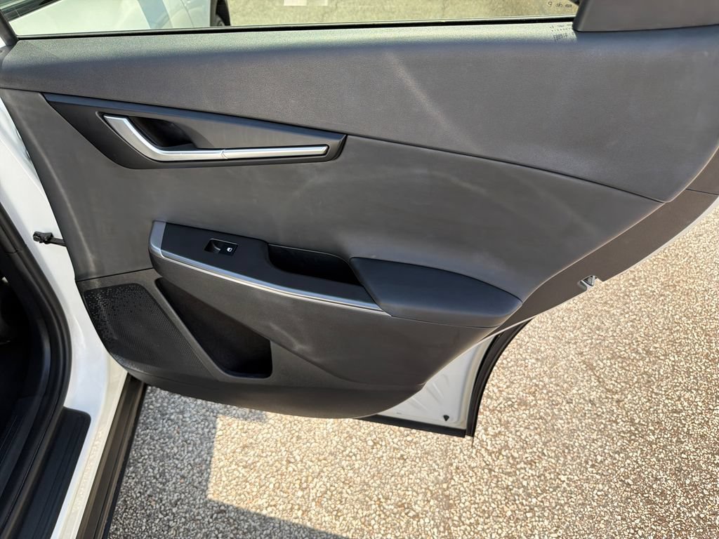 Used 2022 Kia EV6 Light RWD image 16