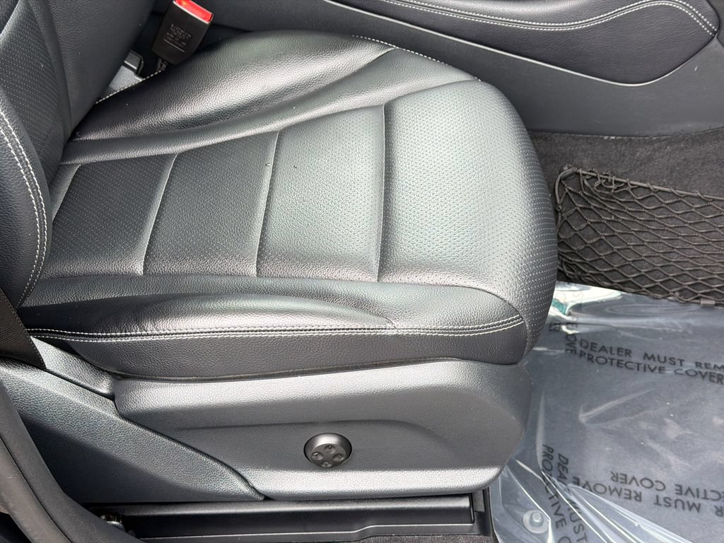 Used 2018 Mercedes-Benz GLC 300 4MATIC image 11