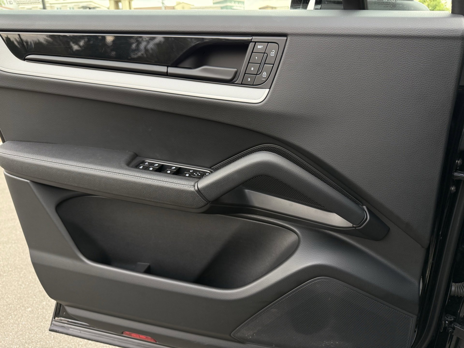 Certified 2024 Porsche Cayenne image 25