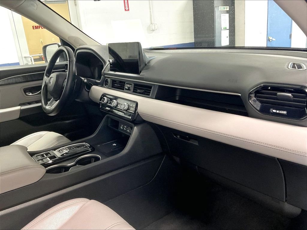 Used 2023 Honda Pilot Elite image 14