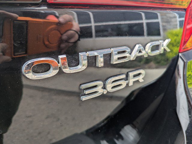 Used 2017 Subaru Outback 3.6R Limited image 27