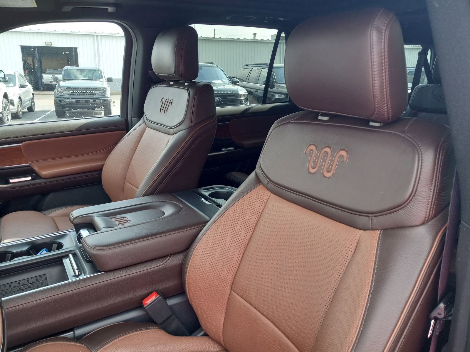 Used 2025 Ford Expedition Max King Ranch image 13