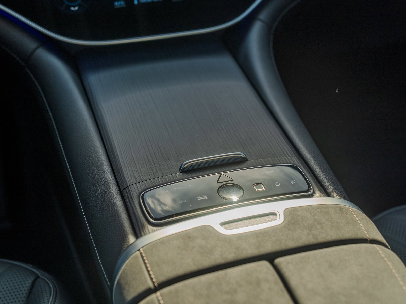 Used 2025 Mercedes-Benz EQS 580 4MATIC SUV image 24