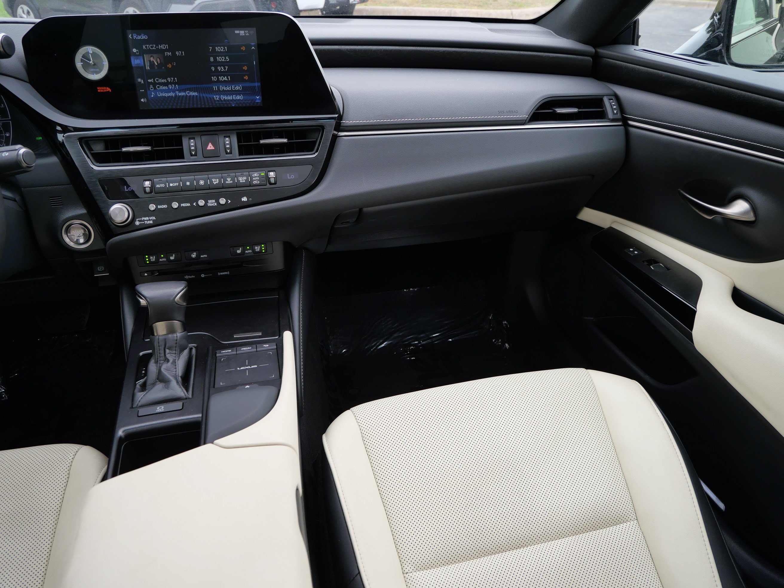 Used 2022 Lexus ES 350 w/ Premium Package FWD image 11