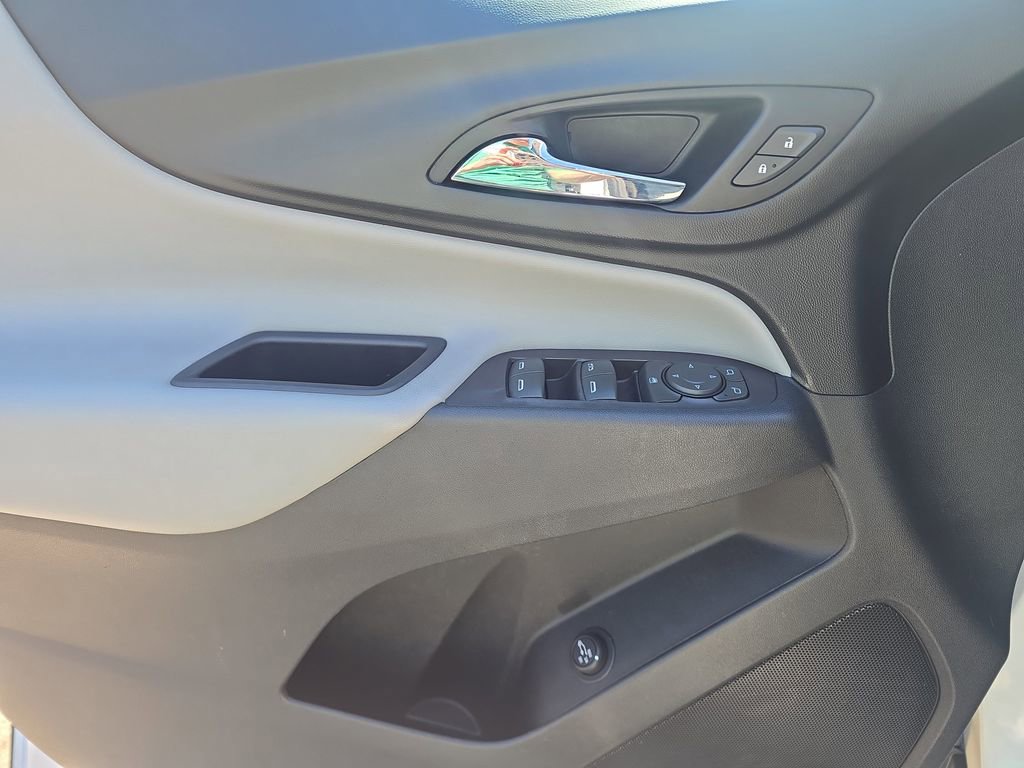 Used 2018 Chevrolet Equinox LT image 12