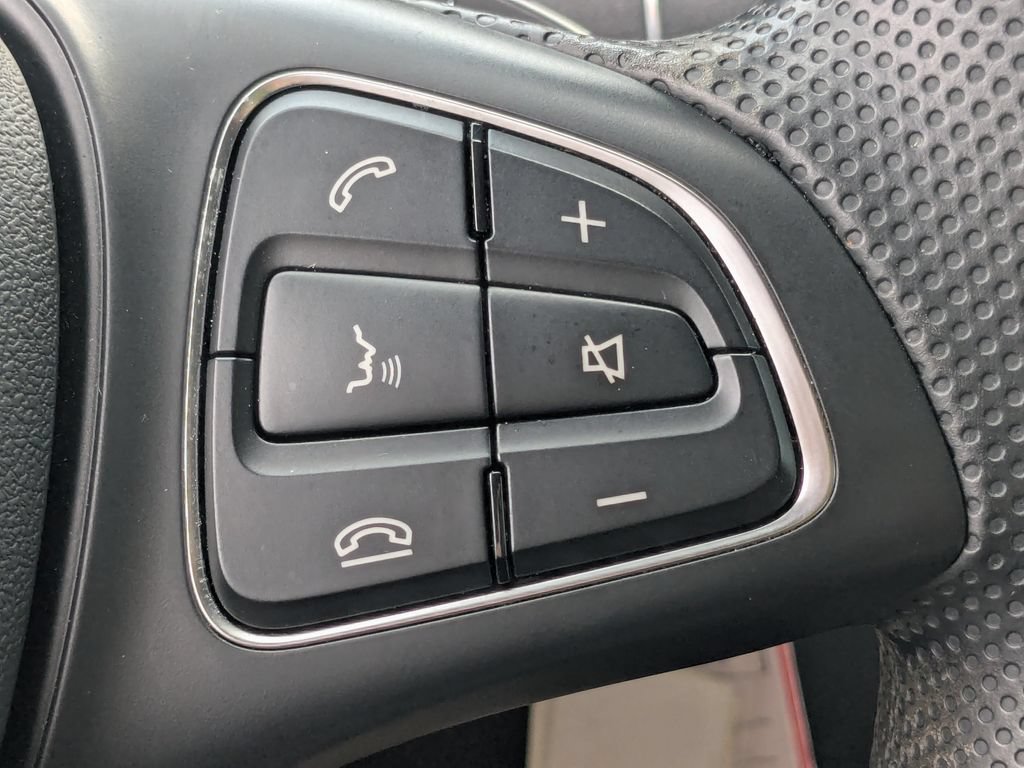 Used 2023 Mercedes-Benz Metris image 9