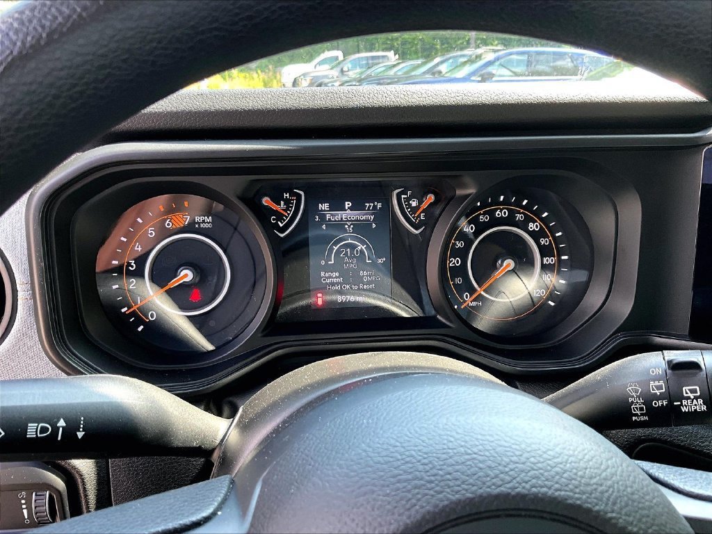 Used 2025 Jeep Wrangler Unlimited Sport AWD/4WD image 13