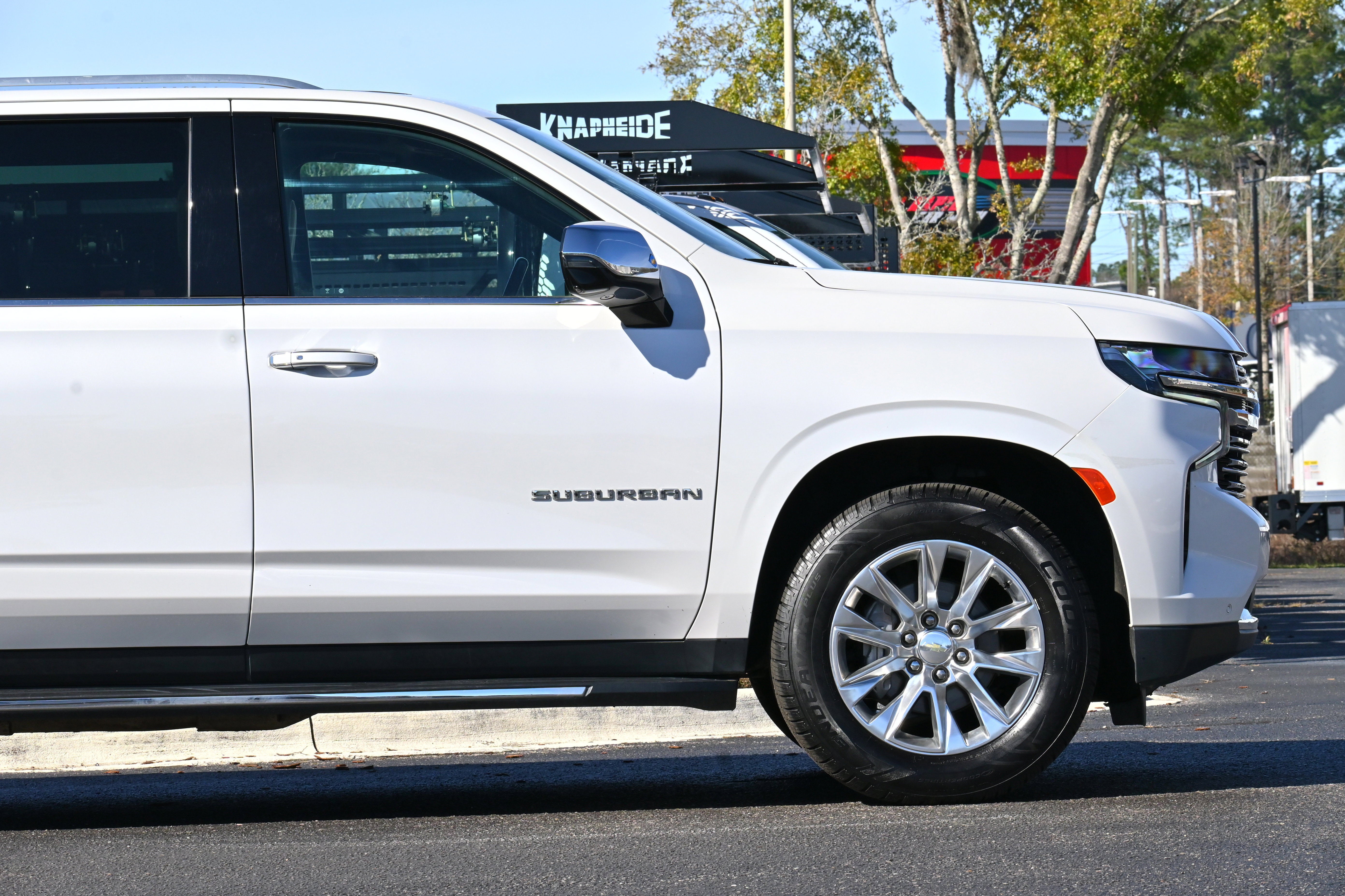 Used 2021 Chevrolet Suburban Premier w/ Premium Package image 6
