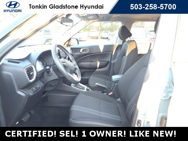 Certified 2025 Hyundai Venue SEL image 9