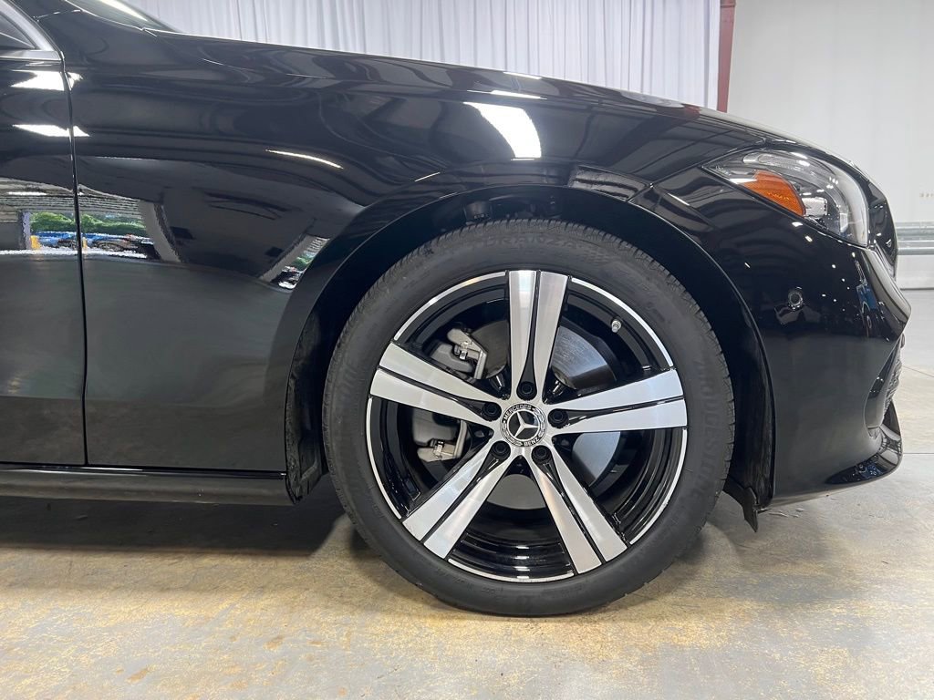 Used 2025 Mercedes-Benz C 300 4MATIC Sedan image 16