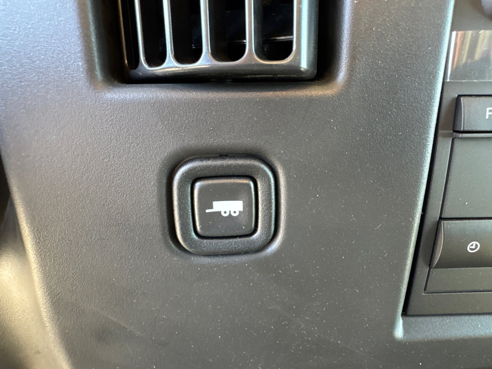 New 2025 GMC Savana 3500 w/ Power Convenience Package RWD image 31