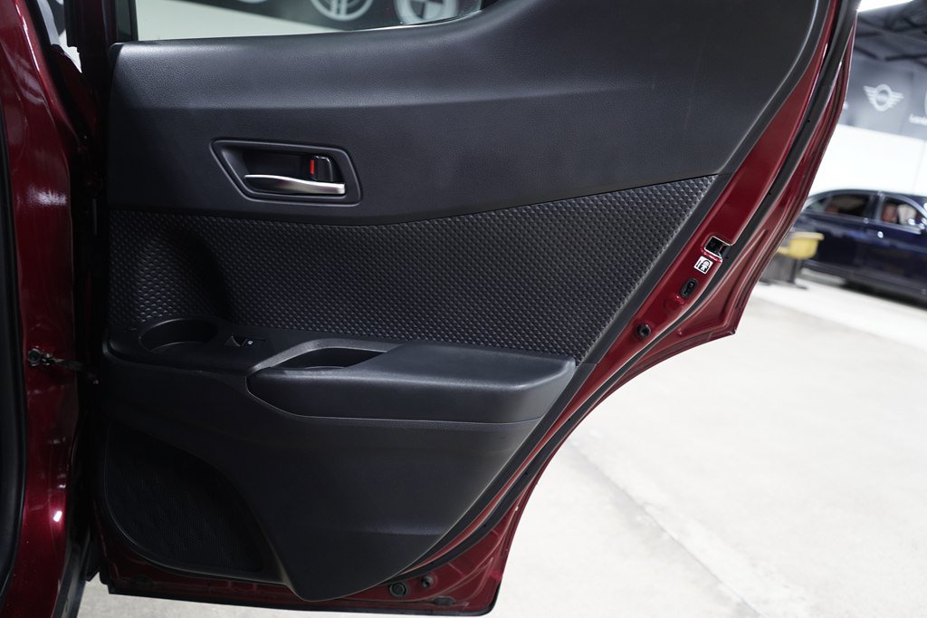 Used 2018 Toyota C-HR XLE FWD image 23