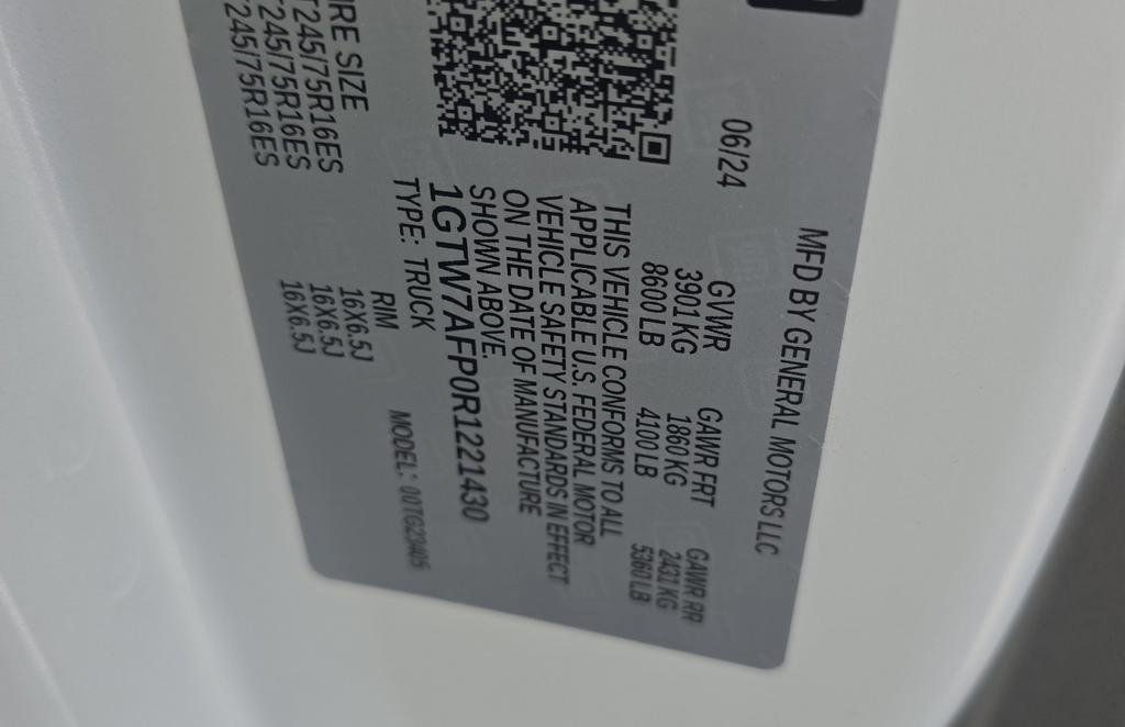 Used 2024 GMC Savana 2500 w/ Driver Convenience Package image 18