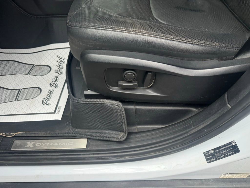 Used 2023 Land Rover Defender 110 X-Dynamic SE image 19