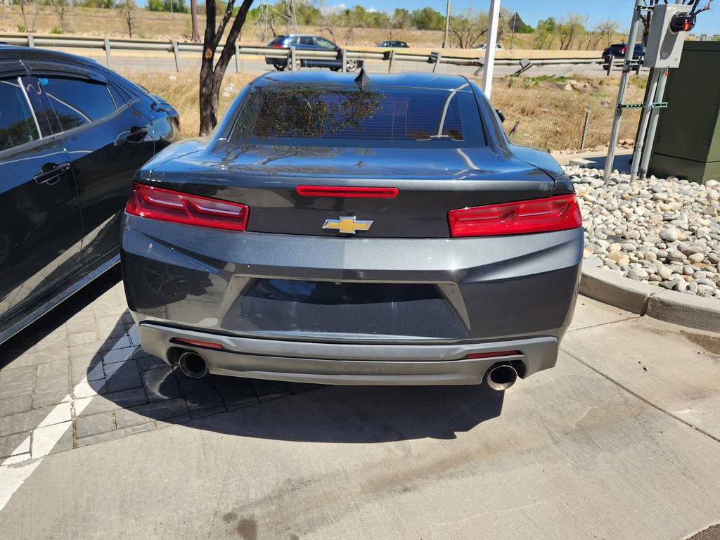 Used 2018 Chevrolet Camaro LT RWD image 6