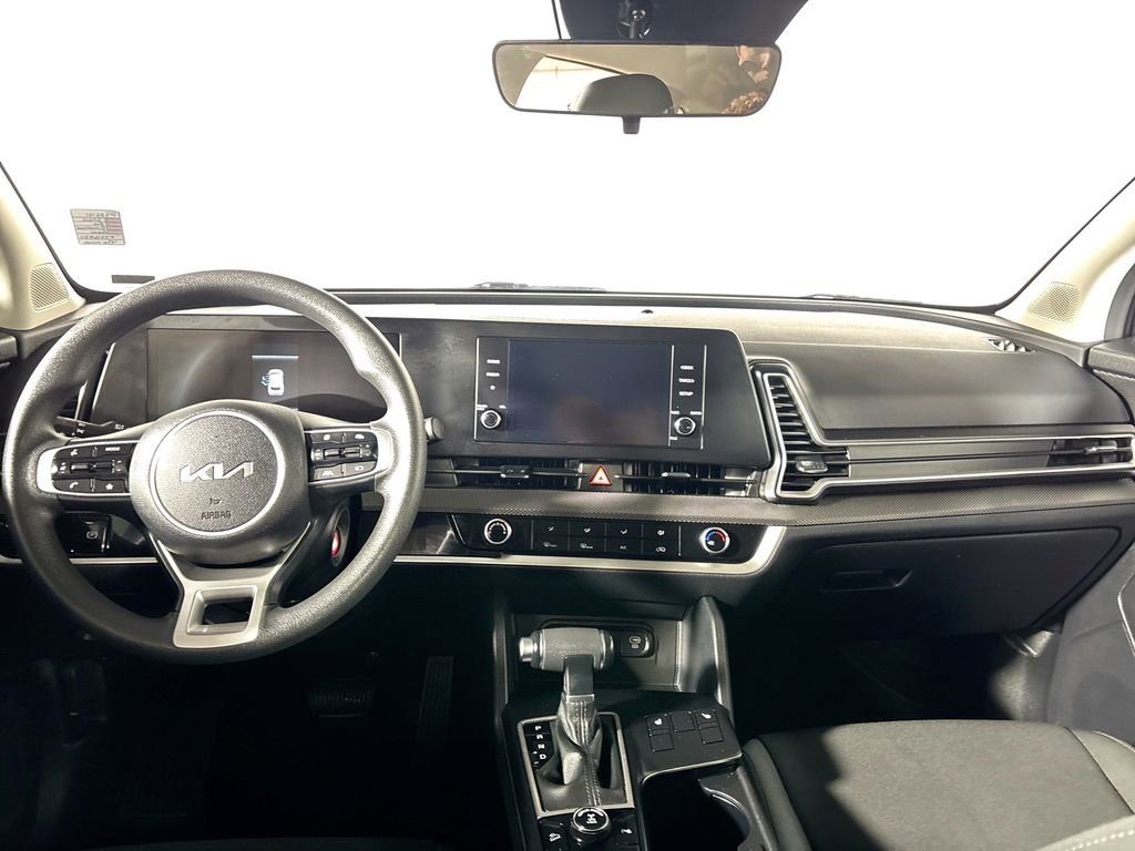 Used 2024 Kia Sportage LX image 12