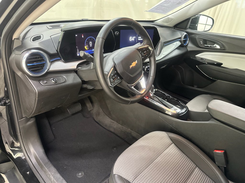 Certified 2025 Chevrolet Trax LT w/ LT Convenience Package image 28