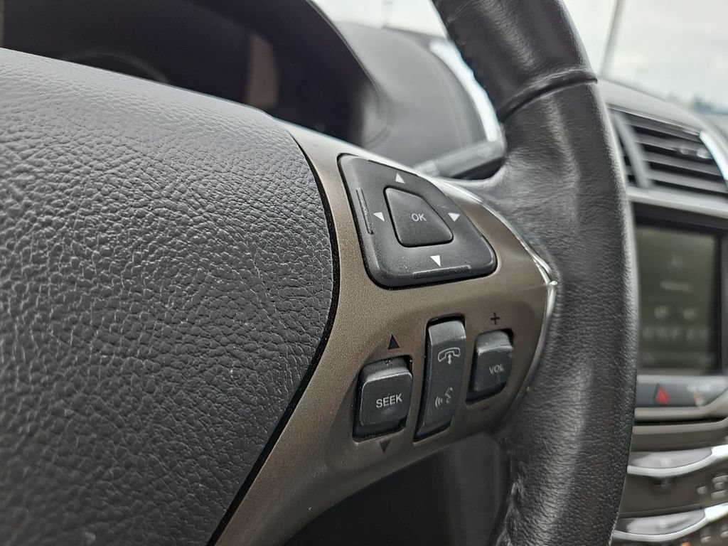 Used 2014 Lincoln MKX AWD w/ Equipment Group 102A image 19
