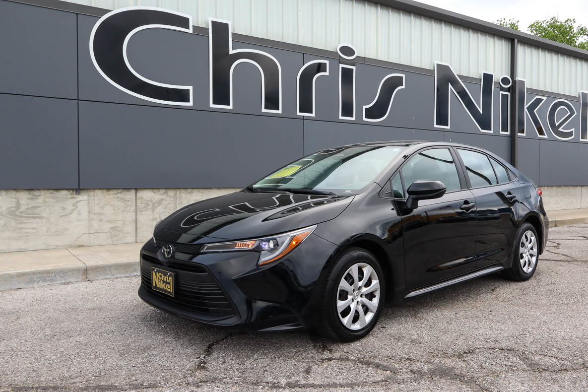 Used 2024 Toyota Corolla LE FWD image 1