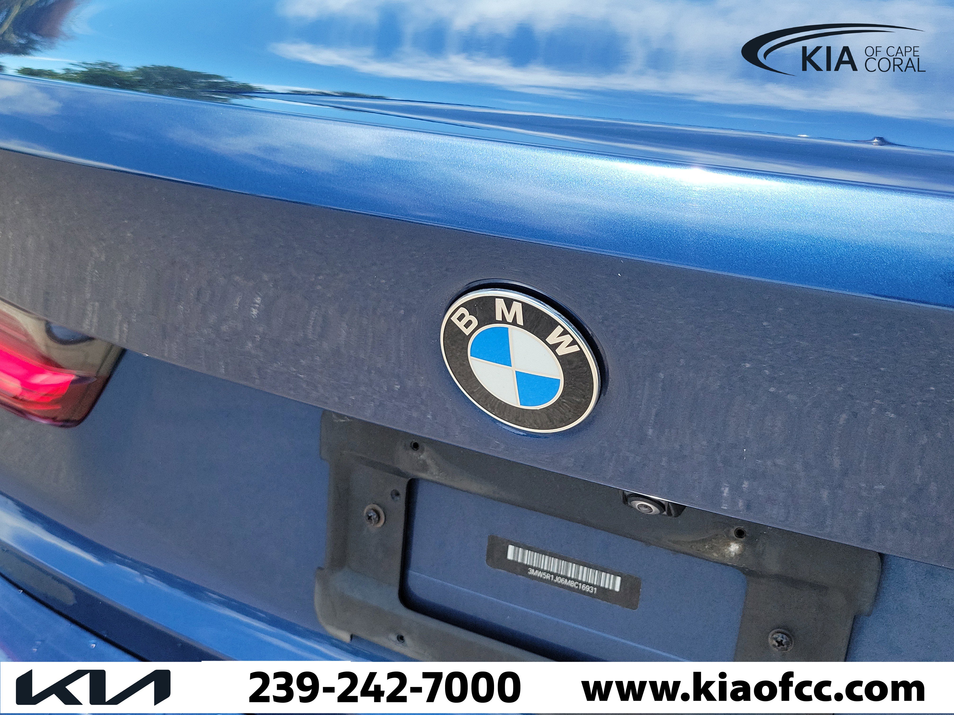 Used 2021 BMW 330i Sedan w/ Convenience Package RWD image 11