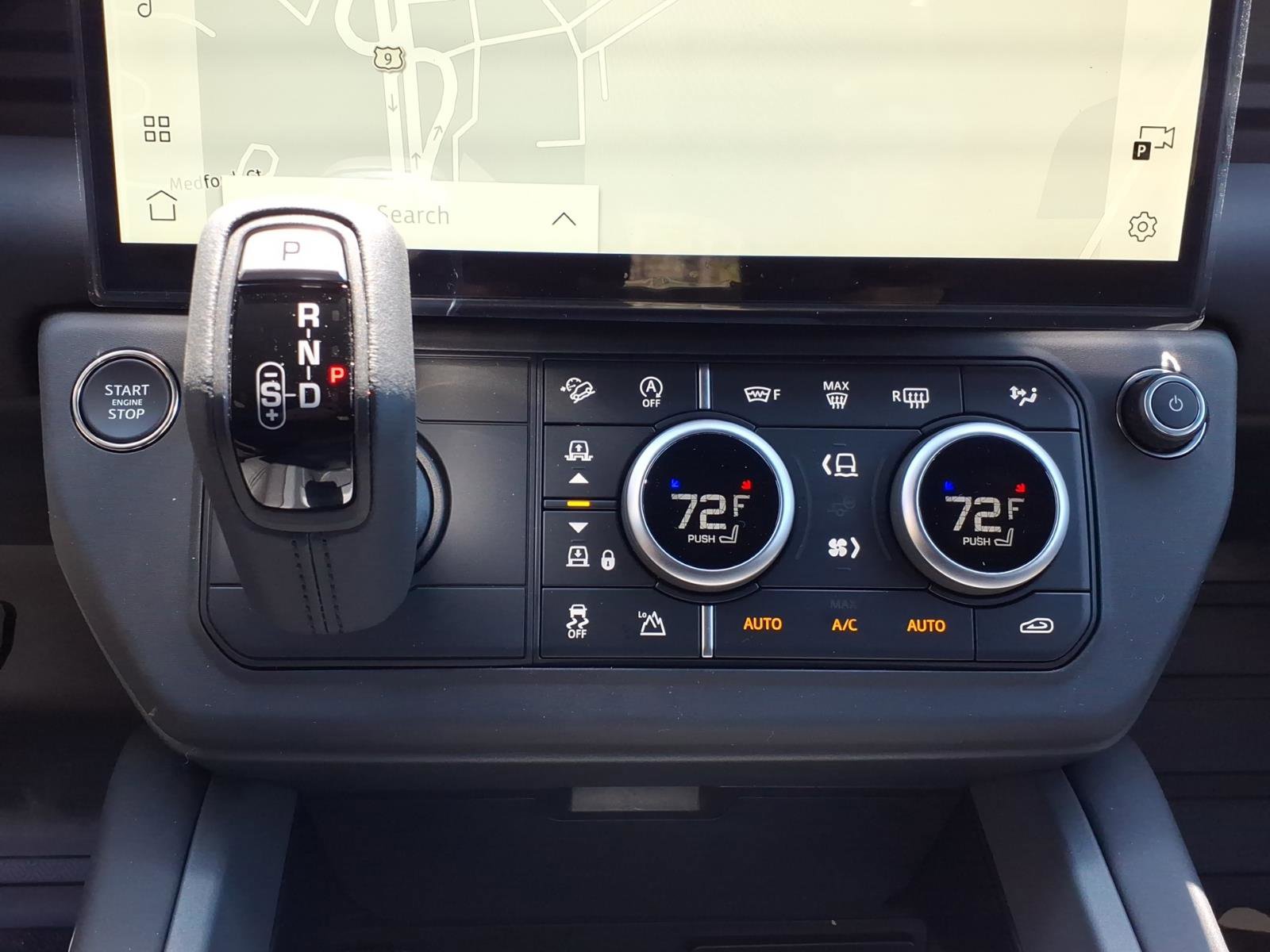 New 2026 Land Rover Defender 110 X-Dynamic SE AWD/4WD image 13