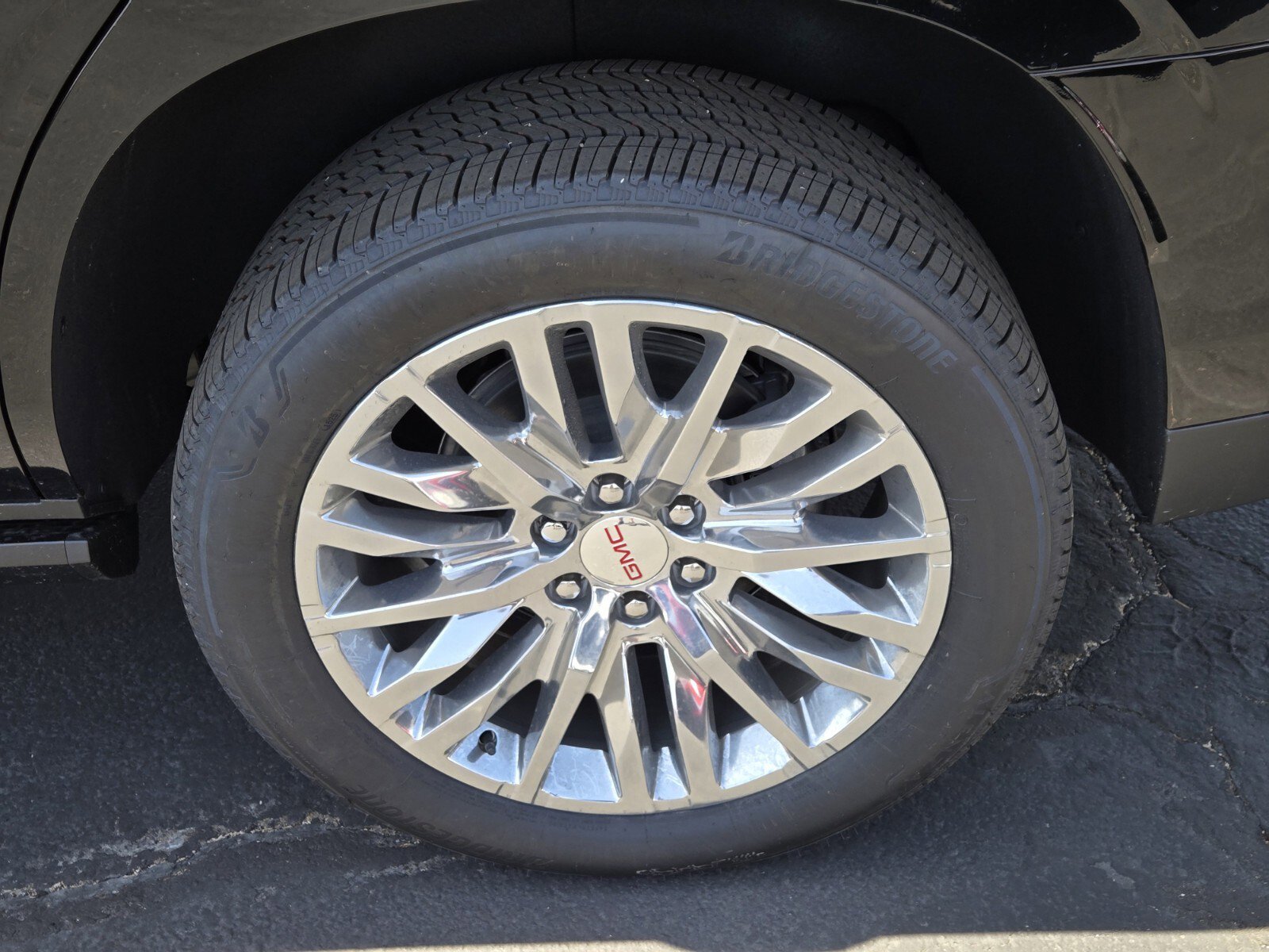 New 2025 GMC Yukon Denali w/ Denali Reserve Package image 5