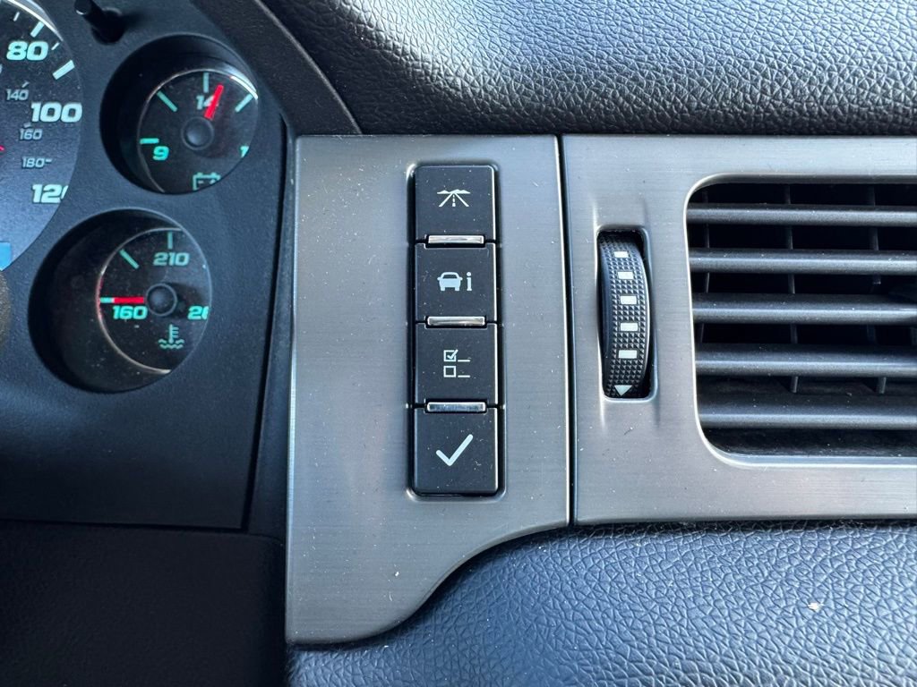 Used 2012 Chevrolet Avalanche LT image 16